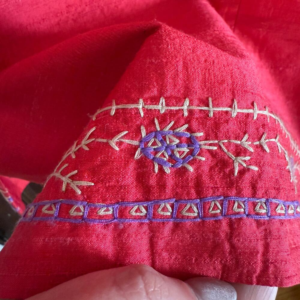 90s Vintage LAUNDRY  | Red Silk Embroidered Square Neck Cocktail Dress 8 Petite - Picture 7 of 10